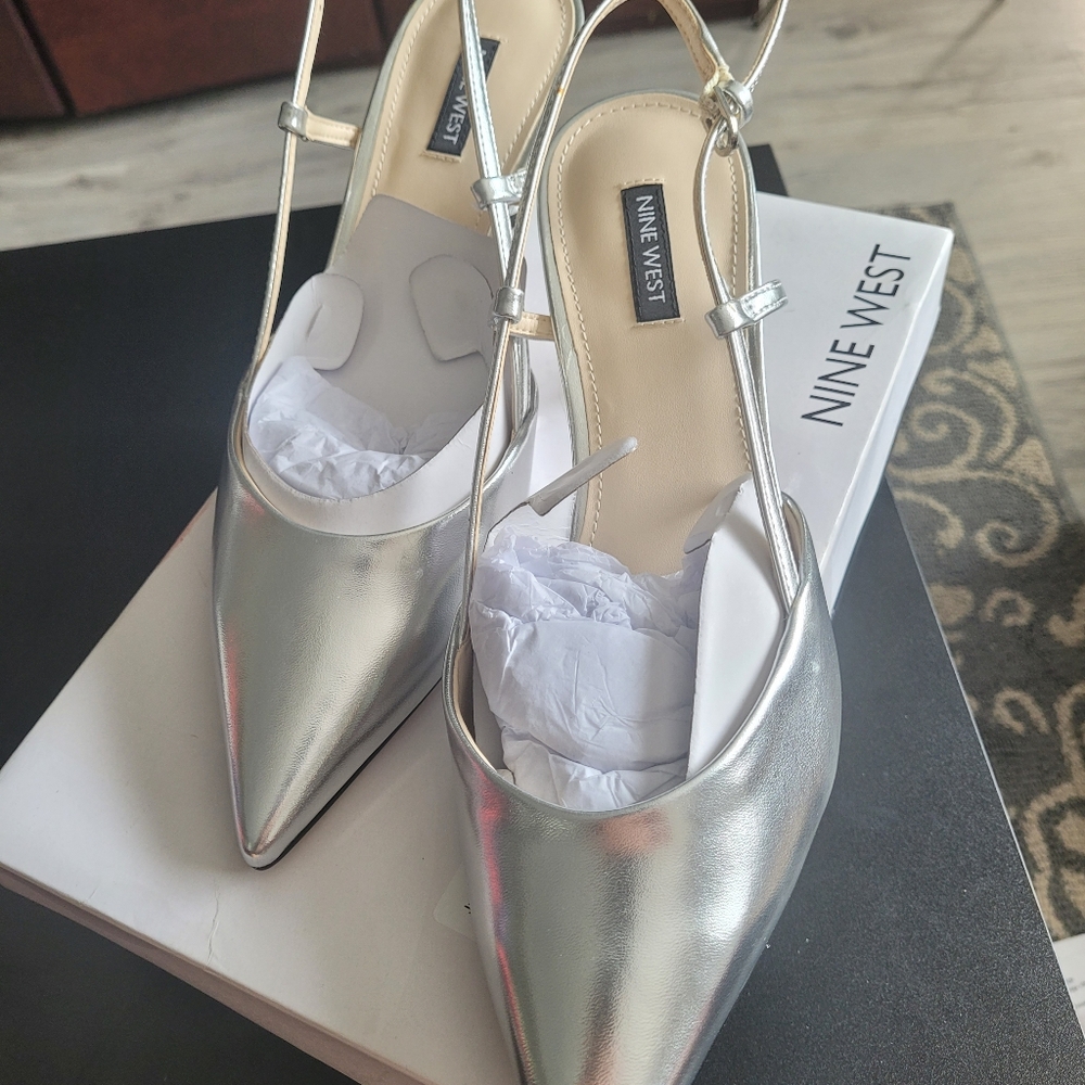 Nine West Silver Heels Sophisticated Style - Picture 6 of 9